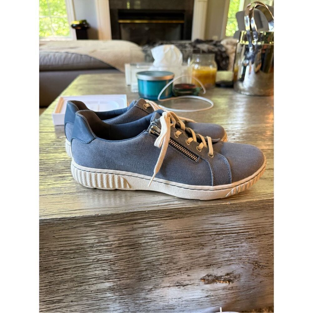 Clarks Collection Caroline Echo Lace Up Blue Side Zip Sneakers sz 10 EUC